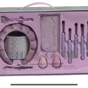 Glitz and glam pearl light purple Makeup Brush Set with Headband